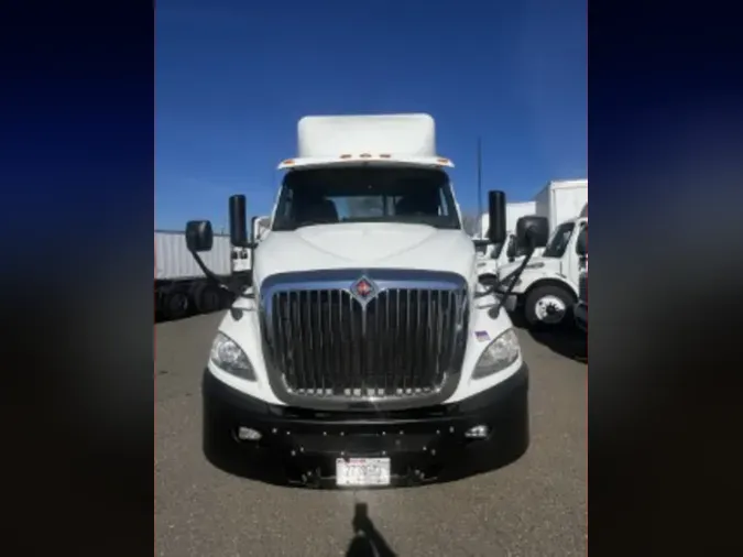 2019 NAVISTAR INTERNATIONAL RH613 DAYCAB S/A
