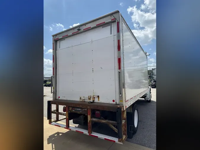 2019 FREIGHTLINER M2 106