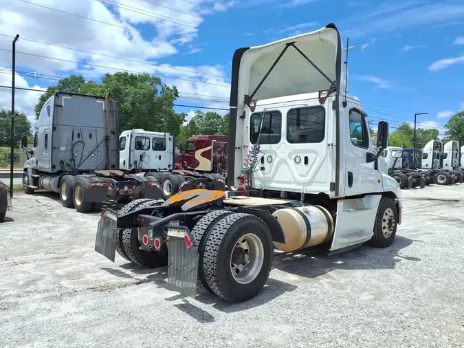 2019 FREIGHTLINER CASCADIA 125