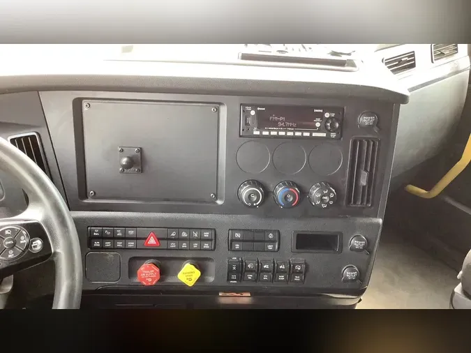 2023 Freightliner Cascadia 126