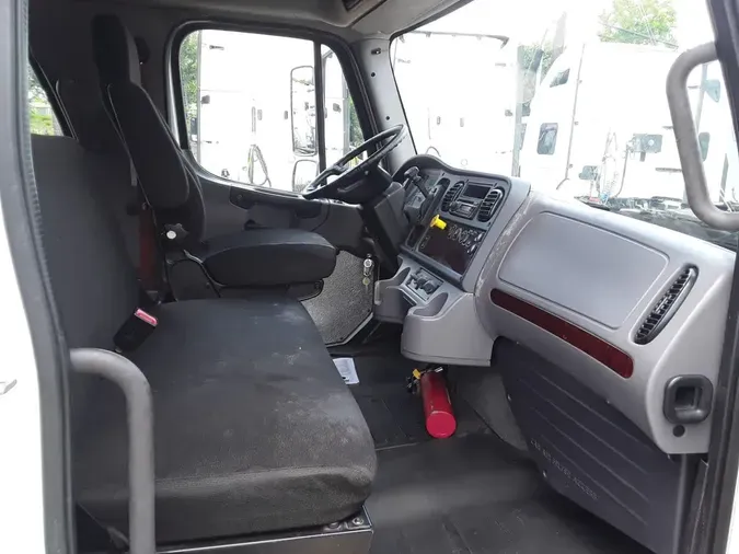 2016 FREIGHTLINER M2 106