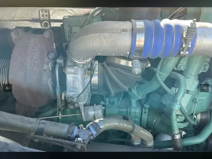 2024 VOLVO VNL64T860