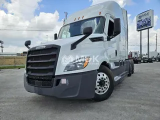 2021 FREIGHTLINER Cascadia 126