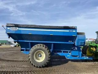 2005 Kinze 850