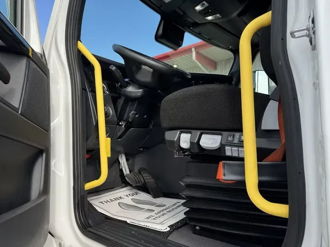 2025 Freightliner Cascadia&reg; Fifth Generation Sleeper Cab Raised Roof 116" / 126" BBC 72"