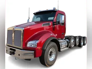 2025 Kenworth T880