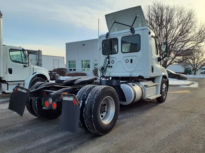 2020 FREIGHTLINER/MERCEDES CASCADIA 113