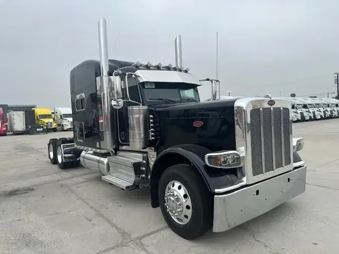 2022 Peterbilt 389
