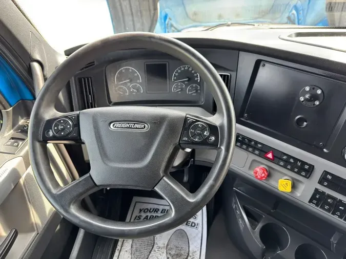 2022 FREIGHTLINER Cascadia 126