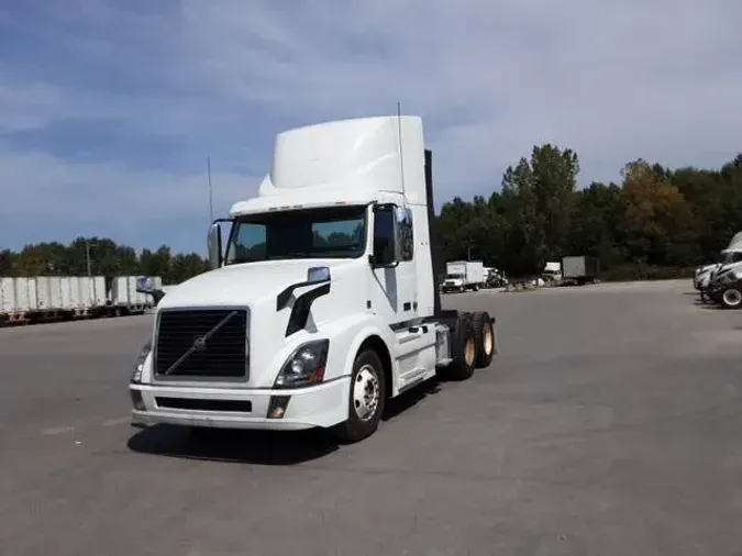 2017 Volvo VNL300