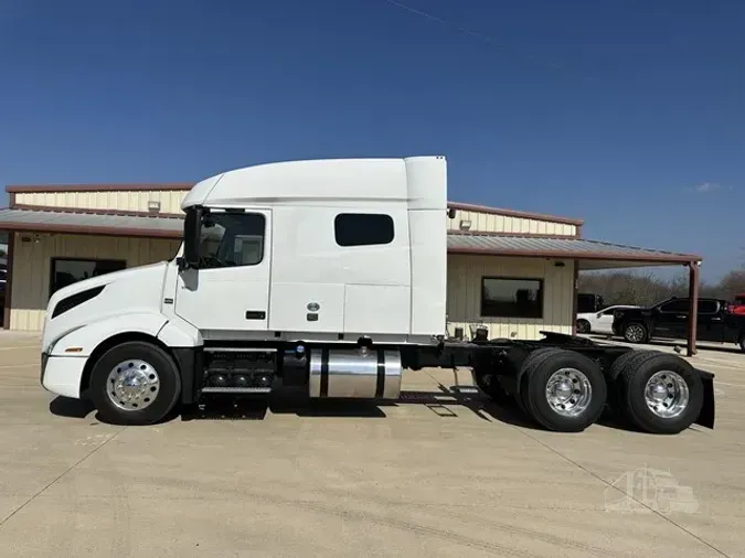 2019 VOLVO VNL64T740