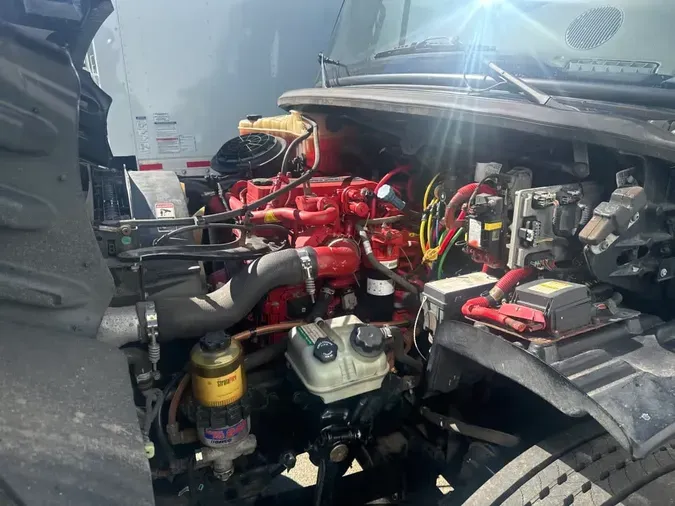2018 FREIGHTLINER/MERCEDES M2 106