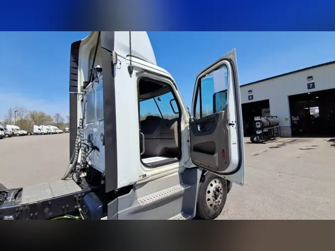 2019 Freightliner Cascadia 125