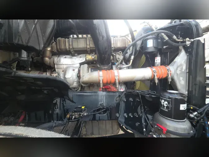 2020 Freightliner Cascadia 126