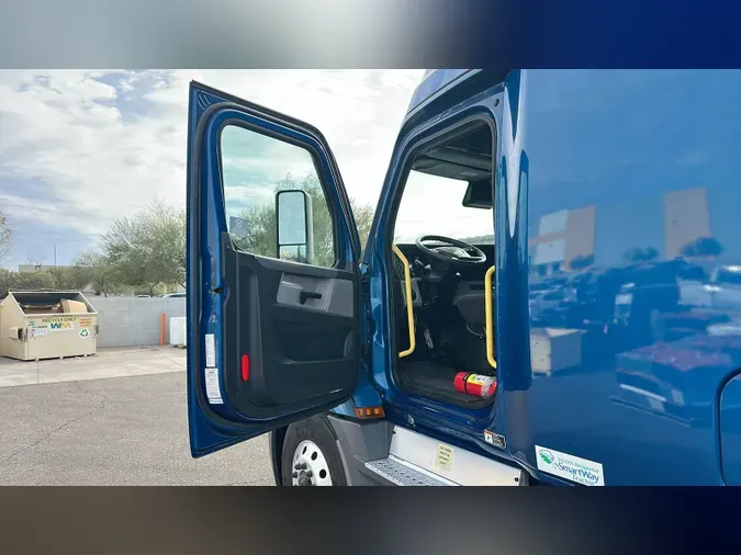 2022 Freightliner Cascadia 126