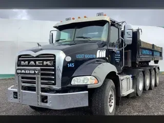 2015 MACK GU813