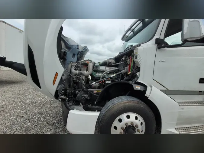 2019 Volvo VNL300