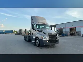 2020 Freightliner Cascadia 126