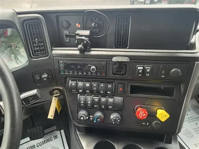 2022 INTERNATIONAL LT625