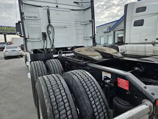 2024 VOLVO VNL64T76045aa0eaecd2274f5185c0ec9f27b9bdb