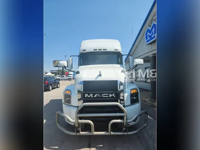 2022 MACK AN64T