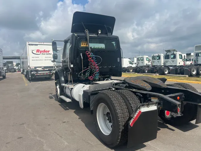 2017 FREIGHTLINER/MERCEDES M2 106