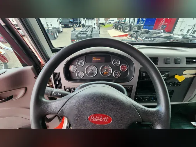 2020 Peterbilt 348