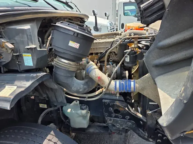 2016 FREIGHTLINER M2-112