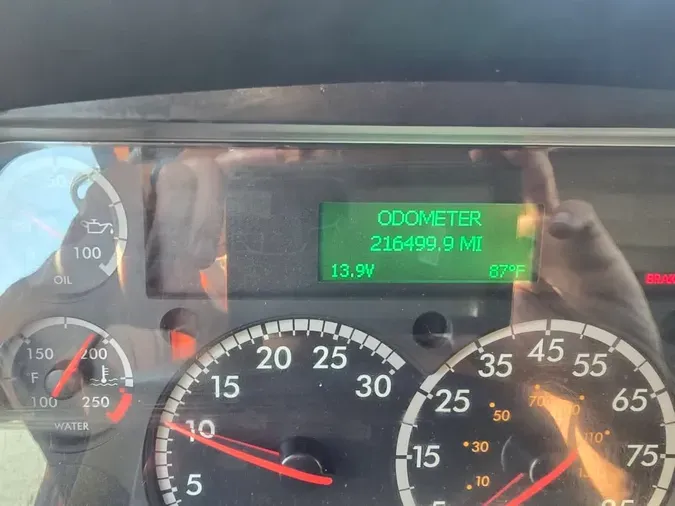 2018 FREIGHTLINER M2 106