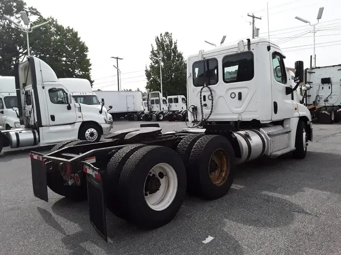 2019 FREIGHTLINER CASCADIA 125
