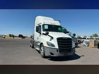 2020 Freightliner Cascadia 126
