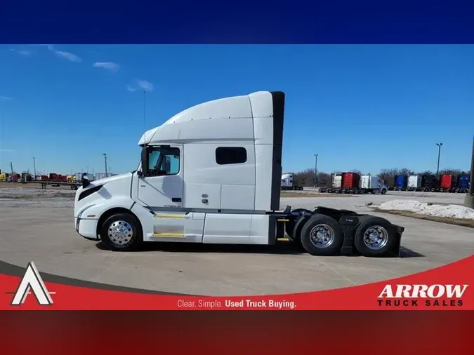 2021 VOLVO VNL740