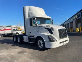 2018 Volvo VNL64300