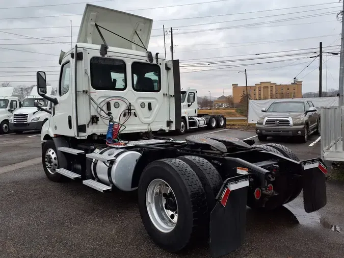 2020 FREIGHTLINER/MERCEDES NEW CASCADIA 116