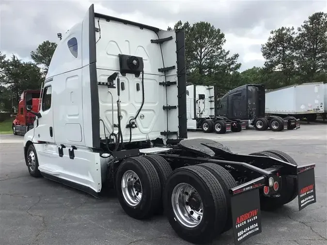 2021 FREIGHTLINER CA126