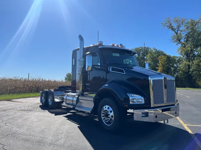 2025 Kenworth T880