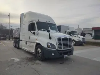 2018 FREIGHTLINER X12564ST