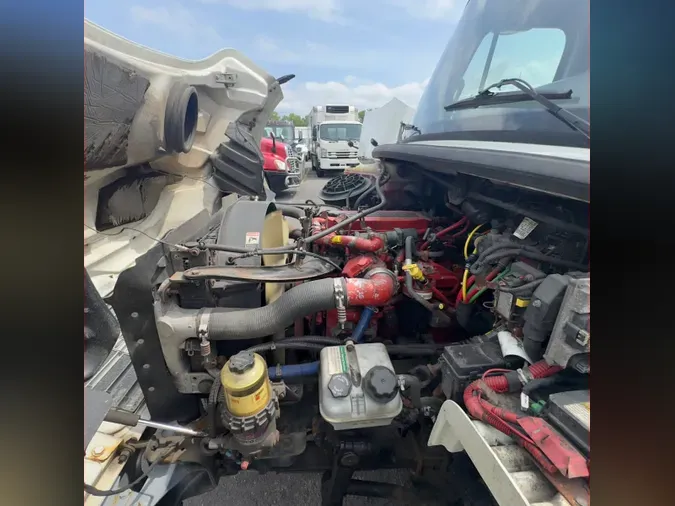 2017 FREIGHTLINER M2 106