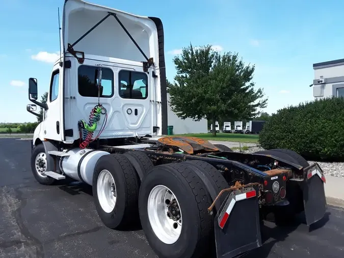 2019 FREIGHTLINER/MERCEDES NEW CASCADIA 11645c81b27610eed68bed8884d38f12134