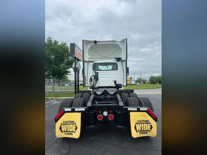 2020 International LT625