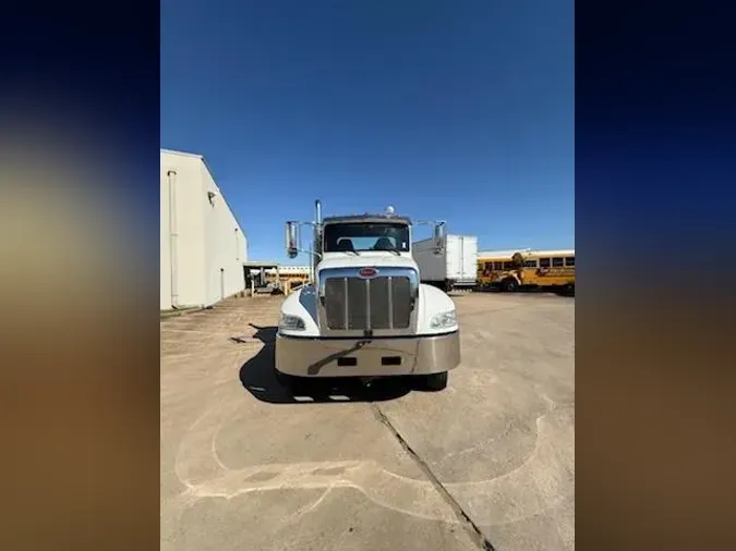 2019 Peterbilt 348