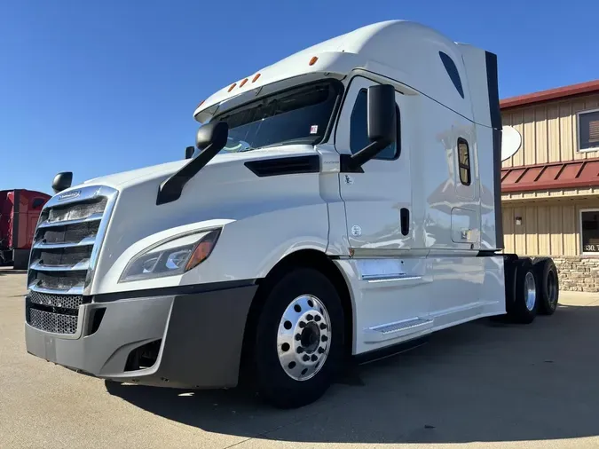 2019 Freightliner New Cascadia 126