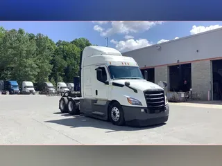2020 Freightliner Cascadia 126
