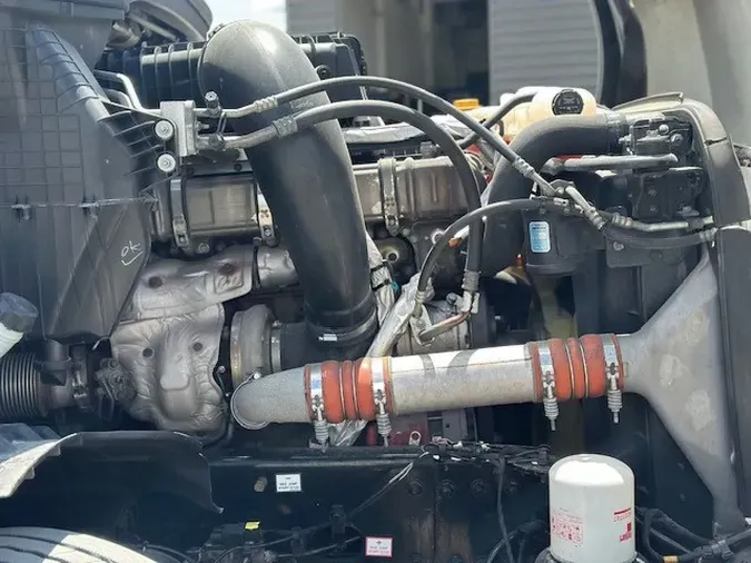 2021 FREIGHTLINER Cascadia 126