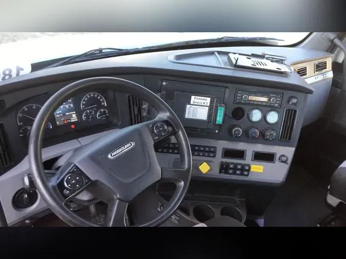 2019 Freightliner Cascadia 126