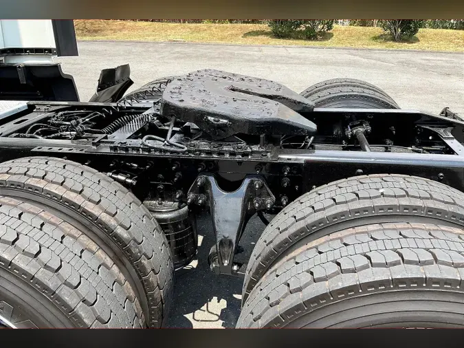 2022 INT LT625 6x4