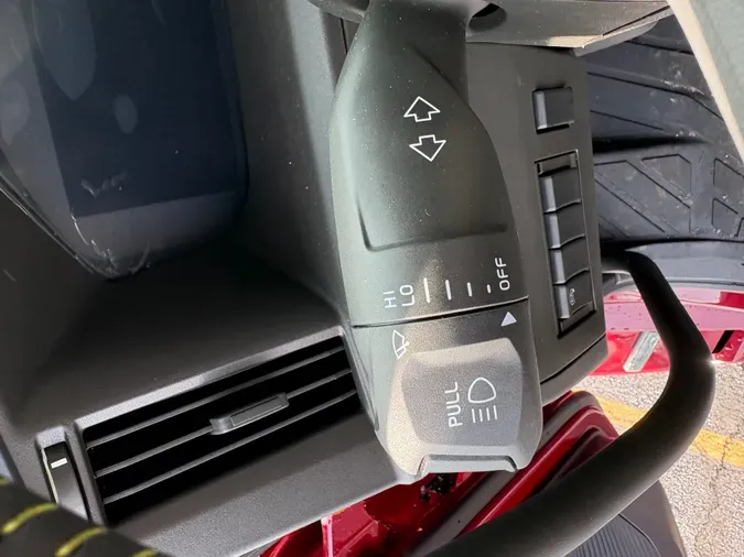 2027 VOLVO TRUCK VNL64TV04