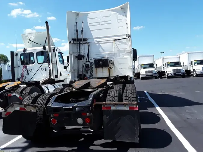 2020 VOLVO VNL64T-760