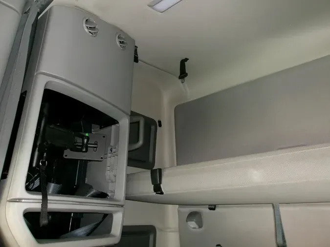 2021 VOLVO VNL64T760