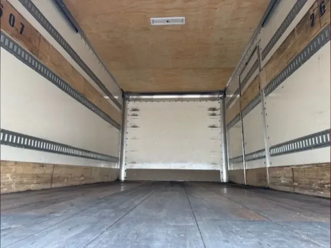 2019 FREIGHTLINER M2 106